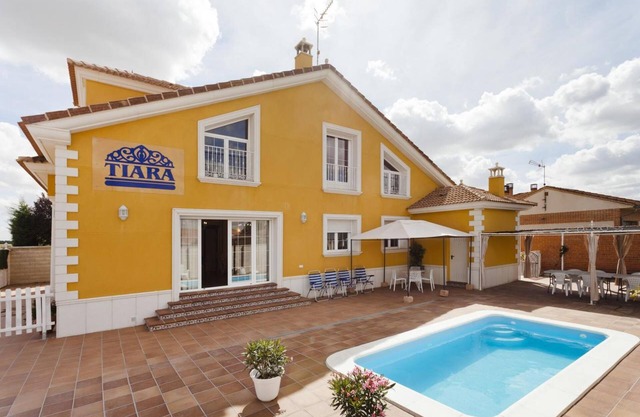 Tiara Vacaciones : ES Ideal Para Familia y Amigos Cerca del Centro del Pueblo