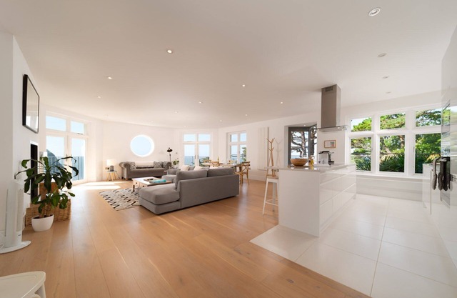 Tide View, a luxury two bedroom, pet friendly holiday apartment sleeping four in Lynmouth, complete
