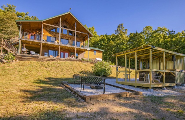 Timber Lodge - 4 Bedroom Log Cabin retreat near the Buffalo River