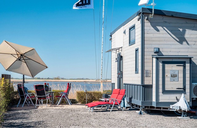 Tiny Home 'Ingo John' with Sea View, Wi-Fi and Air Conditioning