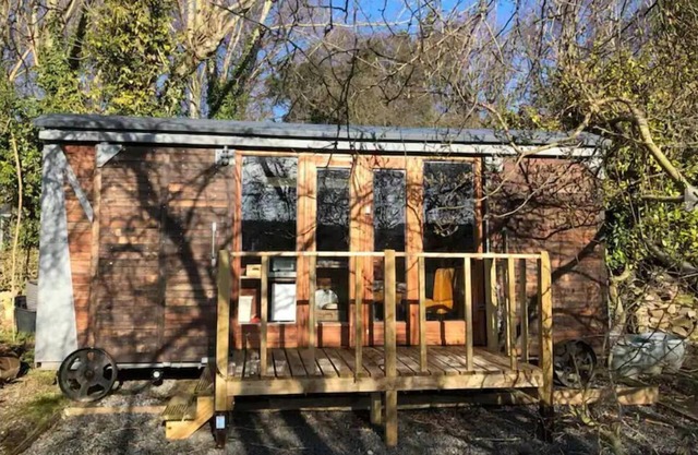 TINY HOME No.2 Railway Carriage with Stunning Views