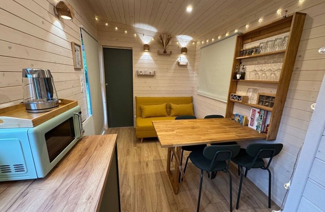 Tiny home-Private Bathroom-Premium-Woodland view