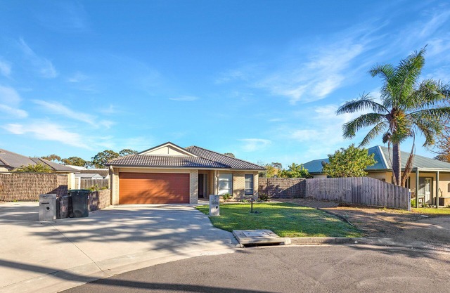 Toonalook Retreat - A comfortable and spacious 3 bedroom, pet-friendly home