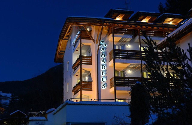 Top Located Alpin-Residence Amadeus* Sunset view Suite 2 Pax