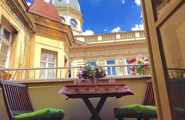 Top Location!Luxury 3-Room Apt w/Balcony, Charles Bridge, Downtown.