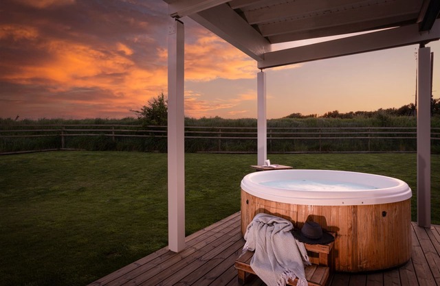Top Meadow - a lodge that sleeps 2 guests in 1 bedroom