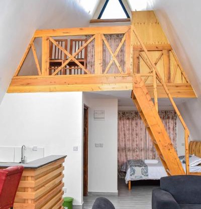 Topi Cottages