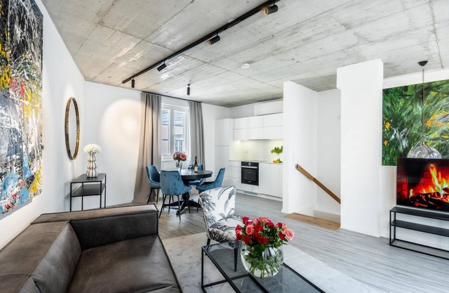 Townhouse "Art Collection" with Terrace, private Parking, King Bed and Air Conditioning