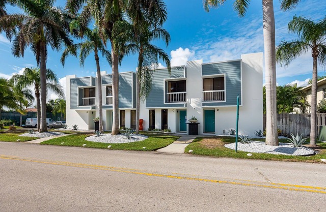Townhouse at Palm Beach Shores Azul