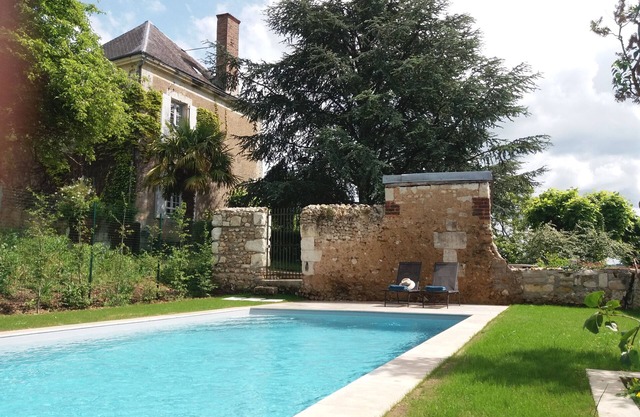 Très Jolie Maison Ancienne, Très Confortable, Dominant la Vallée du Loir