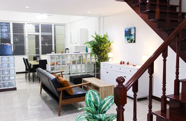 Train Night Market to 2min & MRT to 3min, big House, popular restaurants & cafes