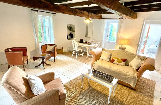 Tranquil 1 Bed Gite Walking Distance to Eymet