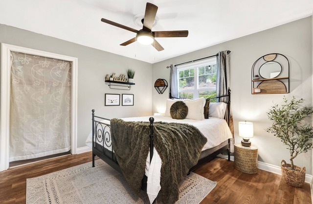 Tranquil 4-bedroom farmhouse on 2 acres in San Diego