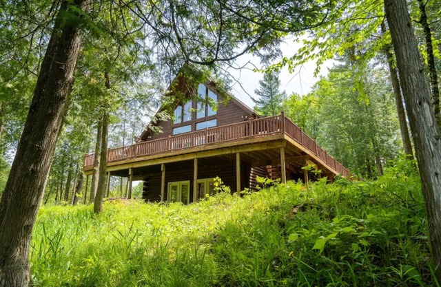 Tranquil cabin on the Pine River