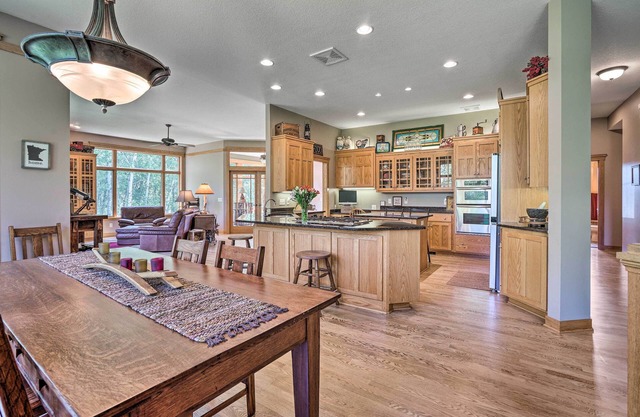 Tranquil Lake Elmo Farmhouse: Hiking Nearby!