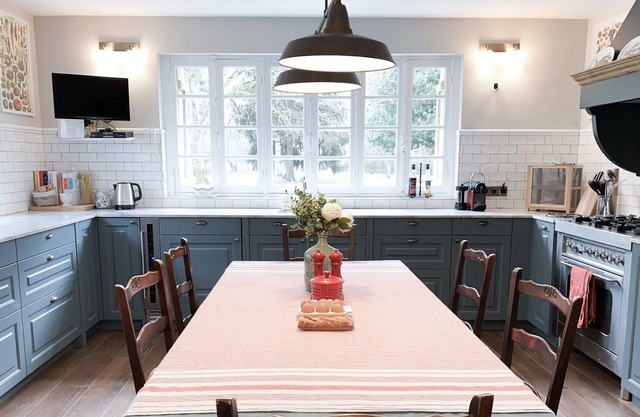 Tranquil & luxurious 4BD + 3BA country house in the wine region of Sancerre