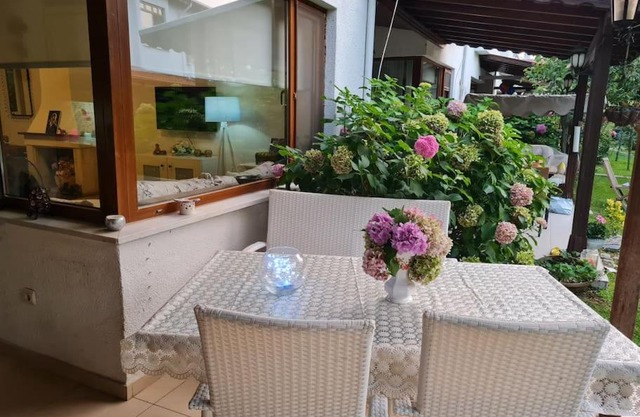 Traumhafte Villa im Grünen in Ferienanlage