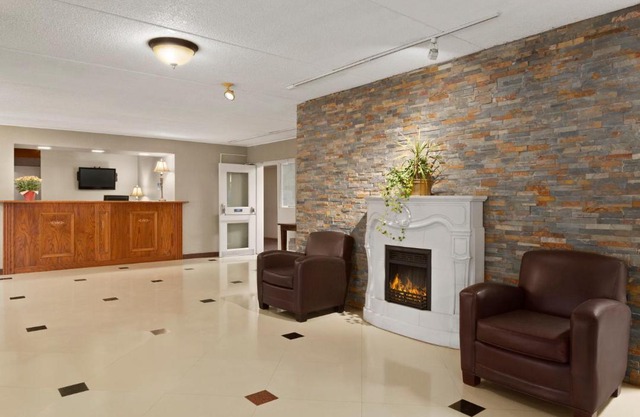 Travelodge by Wyndham Owen Sound ON