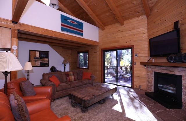Treehouse Cabin is your Mountain Getaway