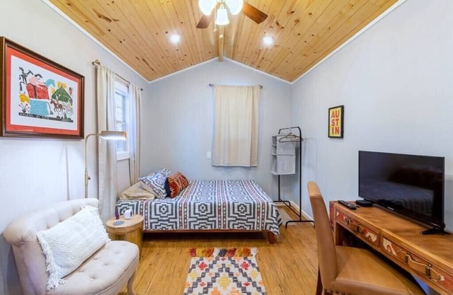 Treehouse Casita | East Austin Private Oasis