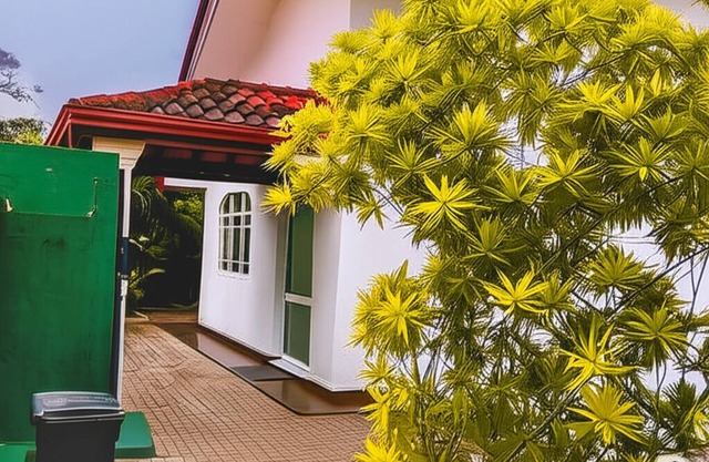 Tropical Haven – Fully Air Conditioned Modern Luxury 3 Bed Room Villa in Negombo