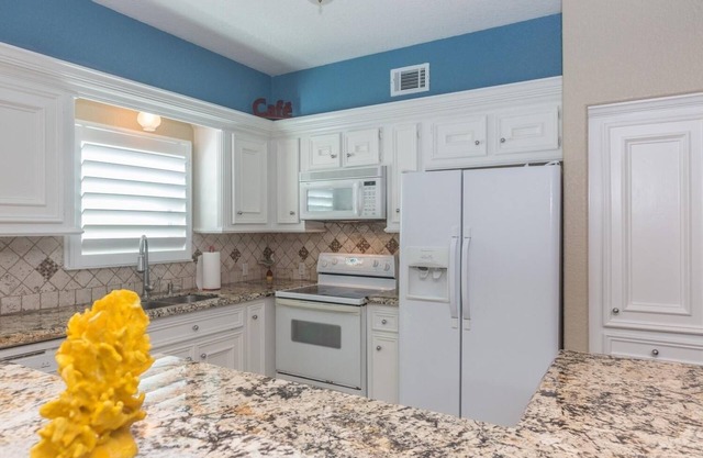 Tropical Oasis In Beautiful Galveston-tiki Island 3 Bedroom Home by RedAwning