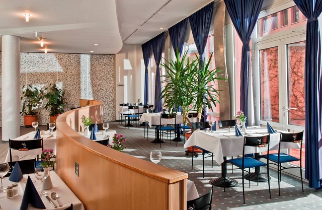 TRYP by Wyndham Halle
