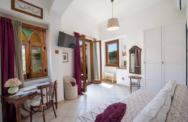 Tulip Suite apartment