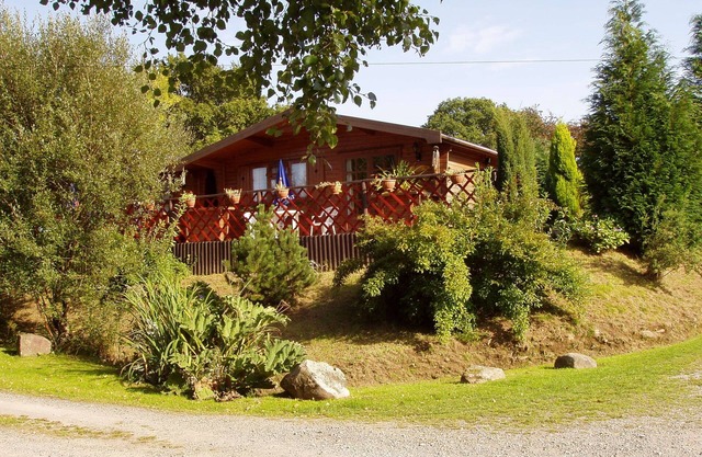 TWINPINES, LLWYNAU FARM, LLANTRISANT - 12 MILES FROM CARDIFF. CF72 8LP. RCT.