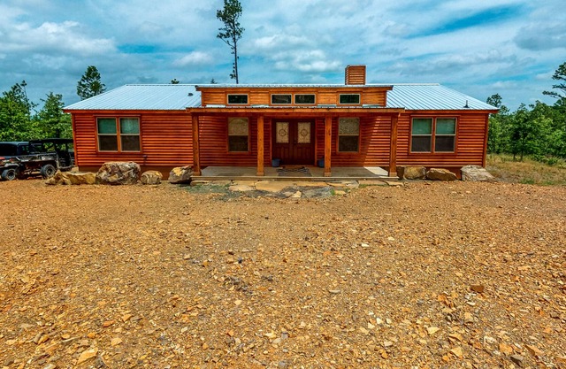 Two adjacent cabins - channel access, kayaks, canoe & firepit - dog-friendly