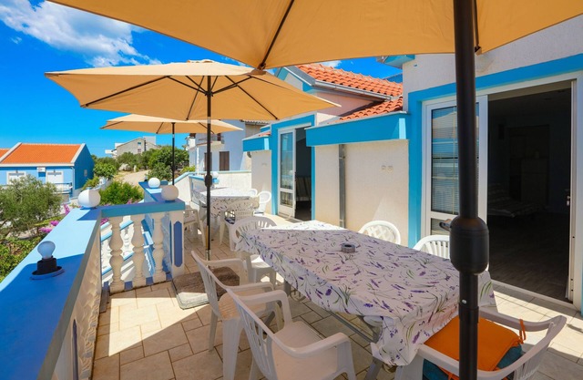 Two bedroom apartment with terrace and sea view Sveti Petar, Biograd (A-24702-d)