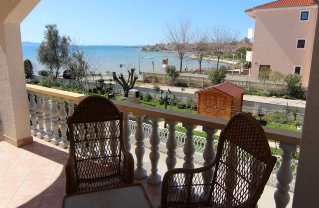 Two bedroom apartment near beach Privlaka, Zadar (A-22380-a)