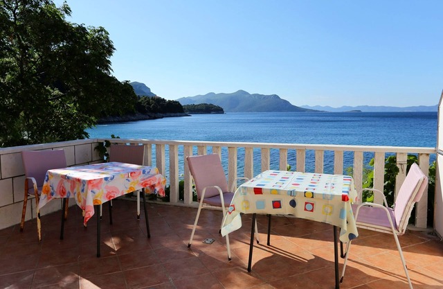 Two bedroom apartment near beach Trstenik, Pelješac (A-4570-a)