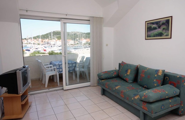 Two bedroom apartment with balcony and sea view Jezera, Murter (A-9502-c)