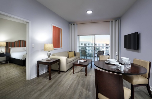 Two-Bedroom Apt. near Disney
