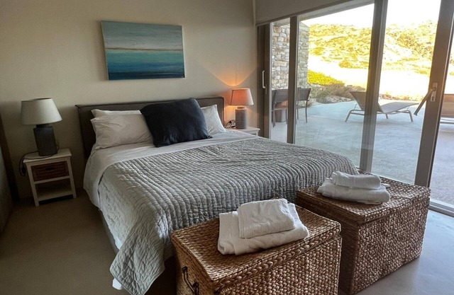 Two Br Private Peaceful Mylo Villa No Living Room Close to Mylopotas Beach