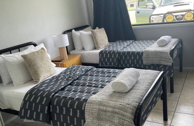 TwoSingle Bed Studio Apartment in HerveyBay