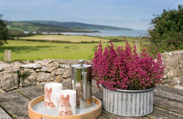 Tyn Lon - a sea view that sleeps 9 guests in 5 bedrooms