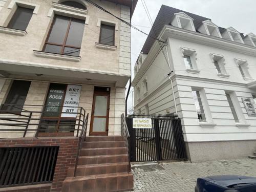 UltraCentral studio apartment