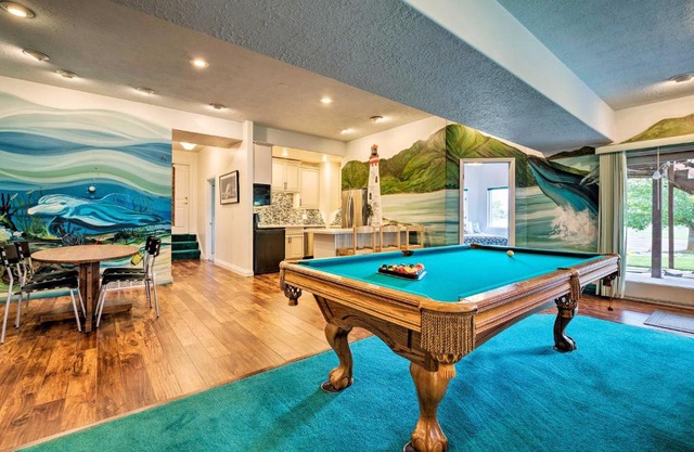 Under the Sea and Ski Apt with View, Near Dwtn