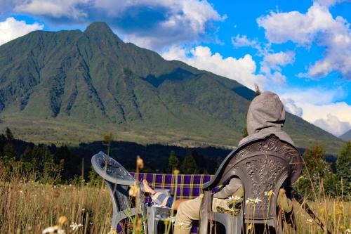 Under Volcanoes View Guest House