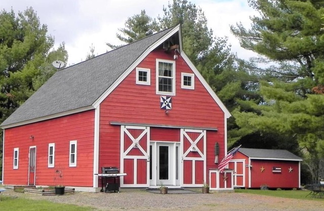 Unique Barndominium on Private 3 Acres Overlooking Pond