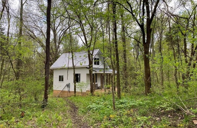 Unique Cabin Near Lake Patoka