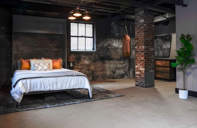 Unique Downtown Studio with an Industrial Vibe