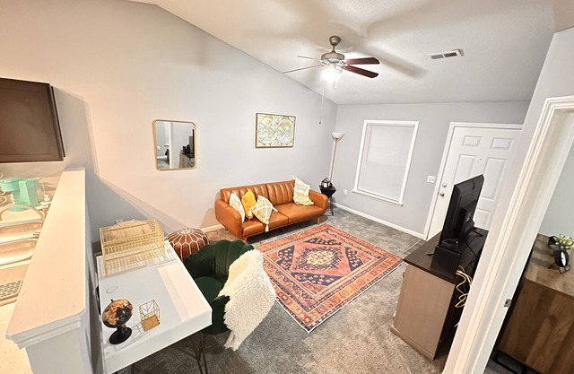 University City Bohemian Escape w/Balcony