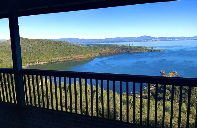 Unobstructed Views of the Lake!