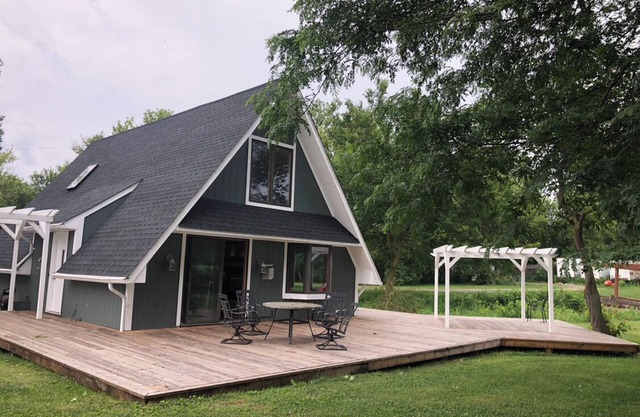 Unwind at this charming A-frame cabin on the lake, ideal for families and pets!