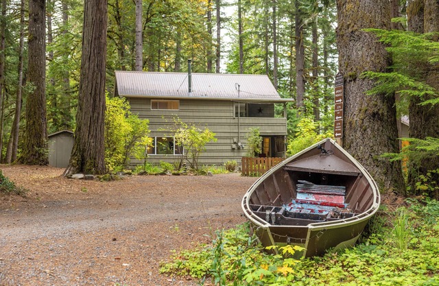 Up-River House on the McKenzie River