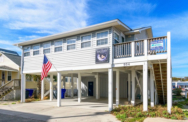 Updated beach cottage, ocean views. Tons of Outdoor Space!