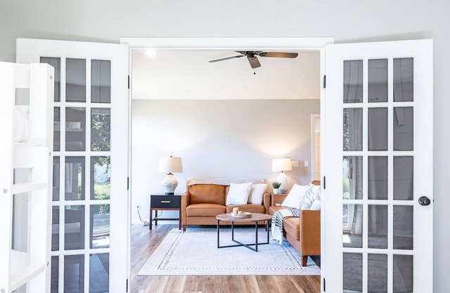 Updated , bright, and modern Manteno Home close to parks